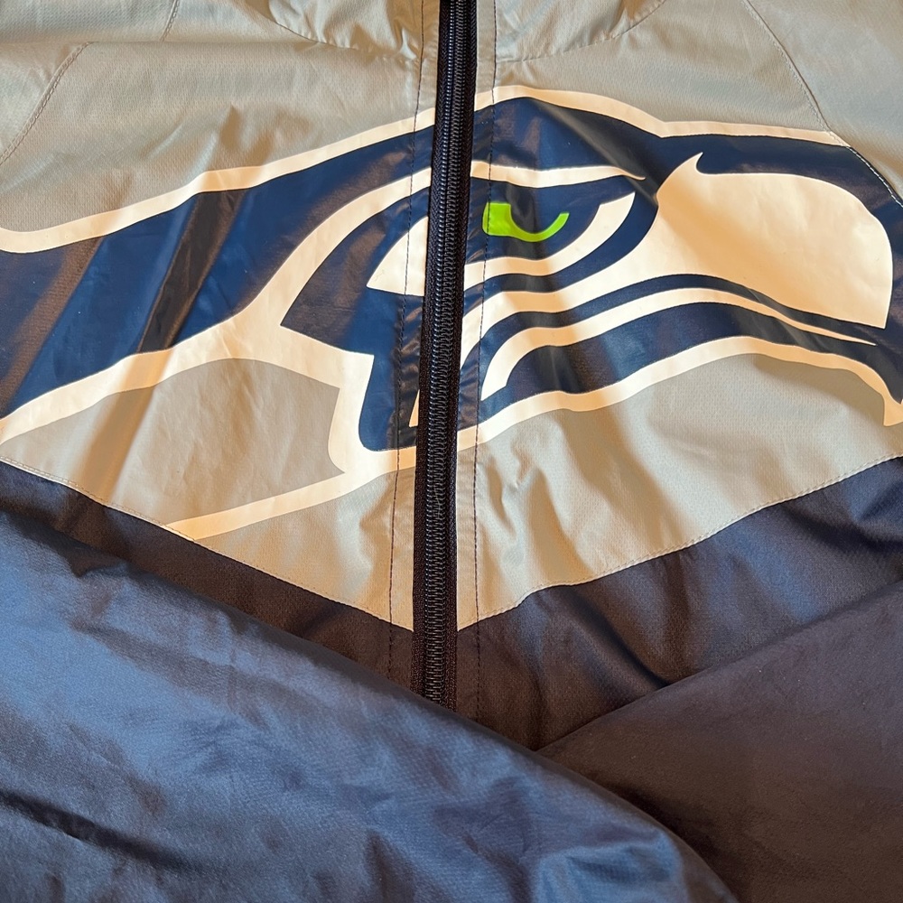 NFL G 3 Apparel Group Seahawks Windbreaker size Medium